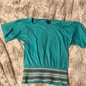 Medium turquoise top